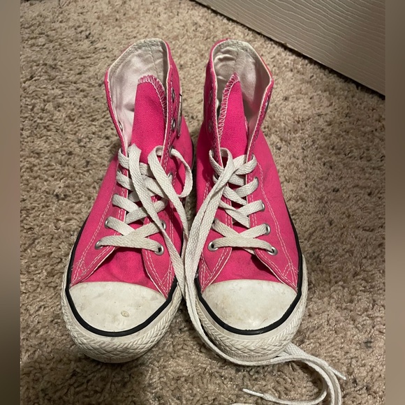 Hot Pink Converse! 💕 - Picture 6 of 7